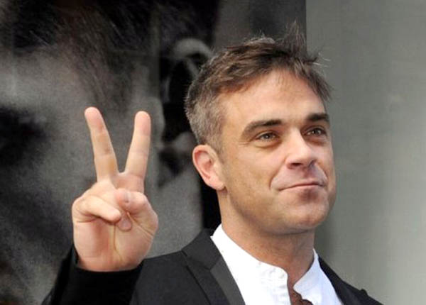 Robbie Williams đi vào lịch sử bảng xếp hạng 